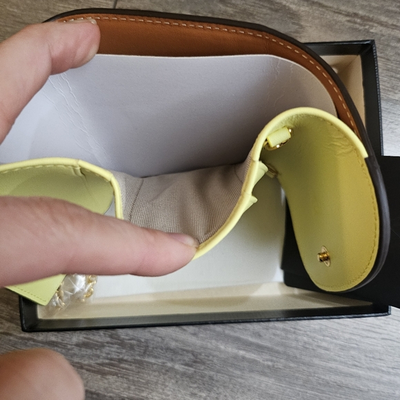 MCM mini wallet on chain crossbody shoulder bag purse Brand New woc - Picture 6 of 6